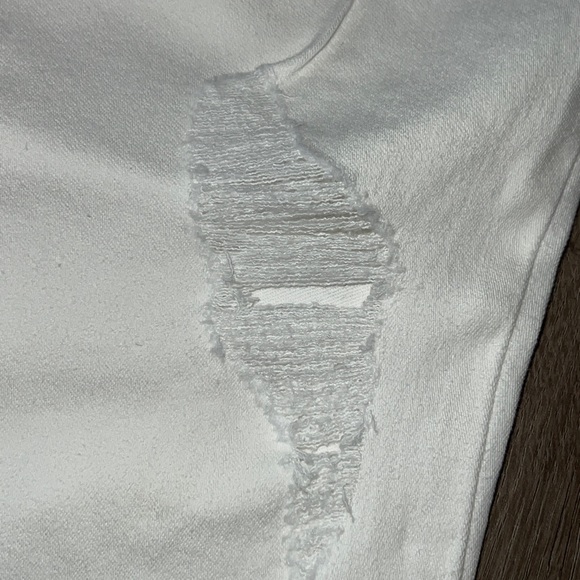 Univeral Threads High-Rise Skinny True White Denim Jeans Size 2 Distressed NWT - Picture 8 of 9